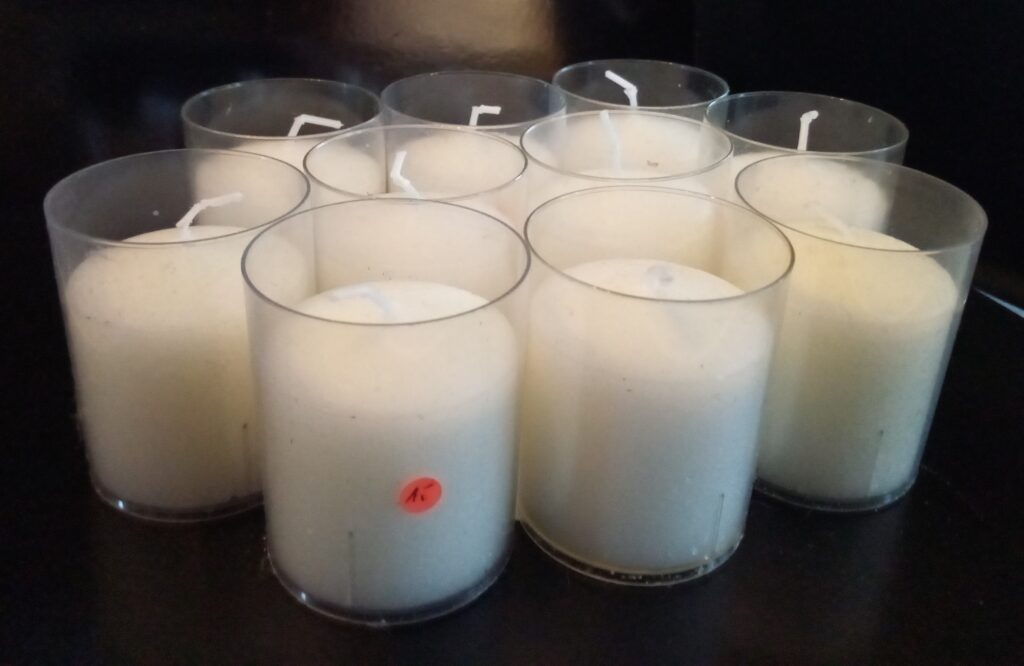 Kerzen ( Advent-klein in PVC-Becher)