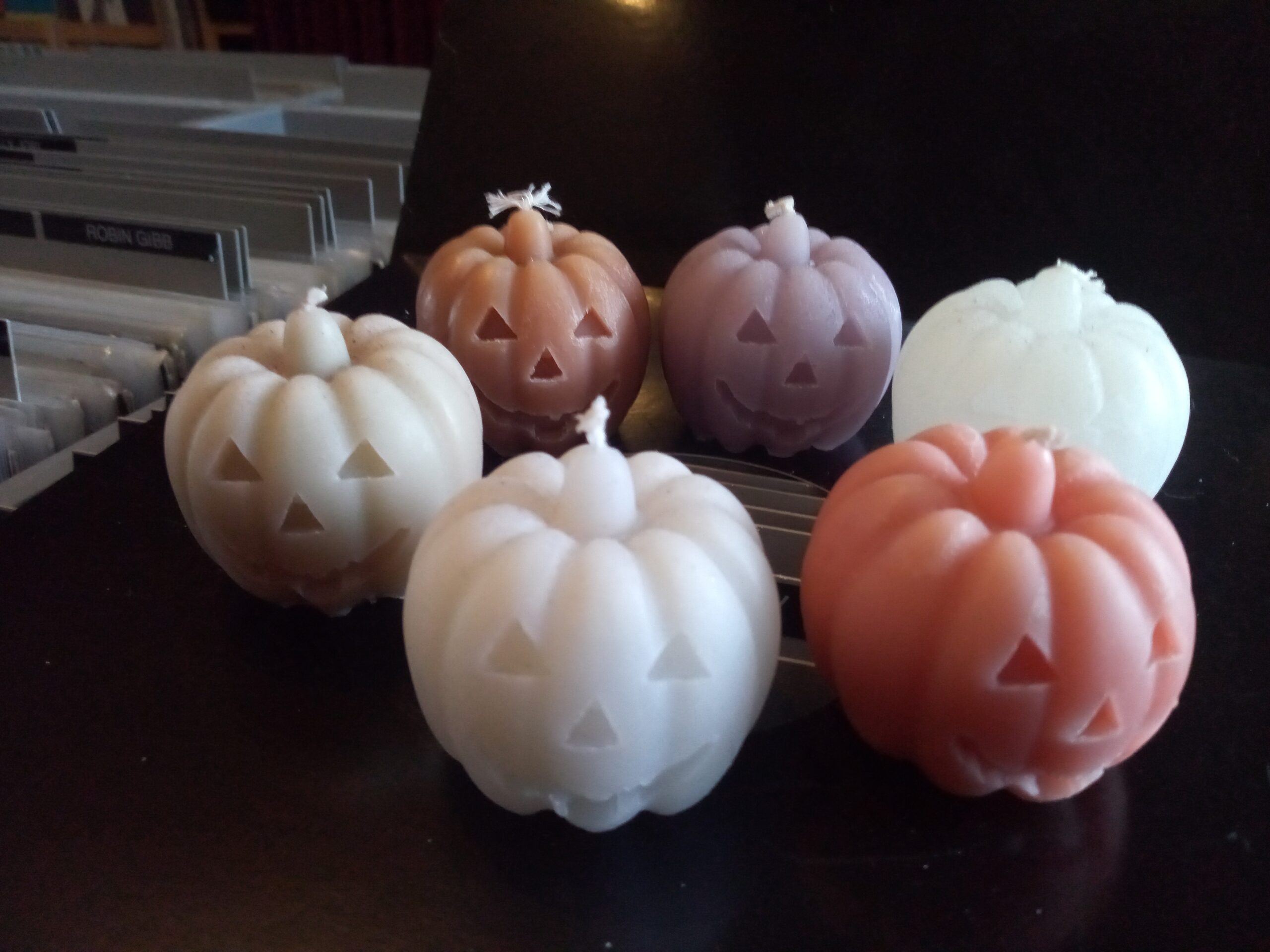 Kerzen (Halloween-Kürbis)