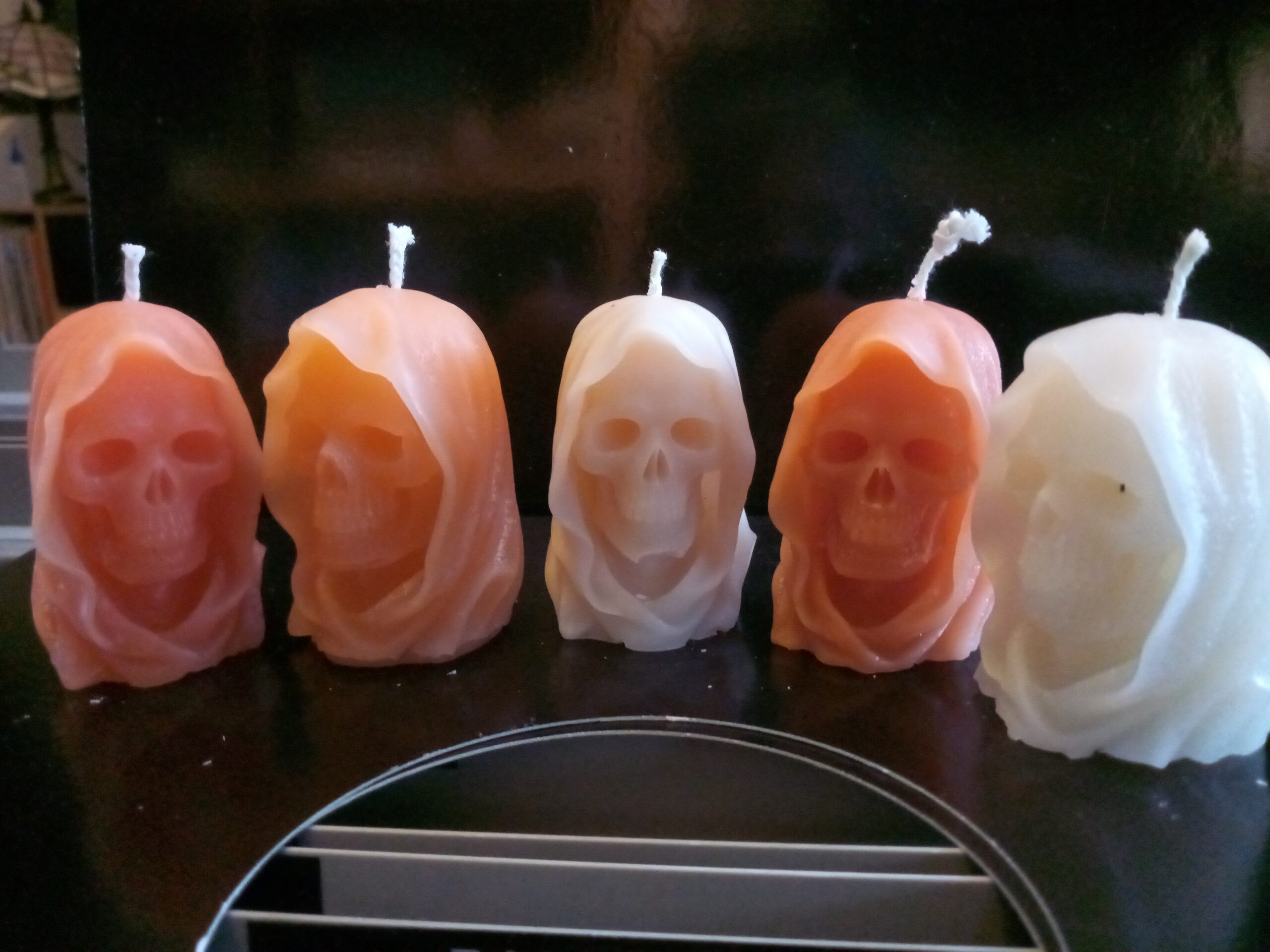 Kerzen (Totenkopf im Schleier) – Bild 2