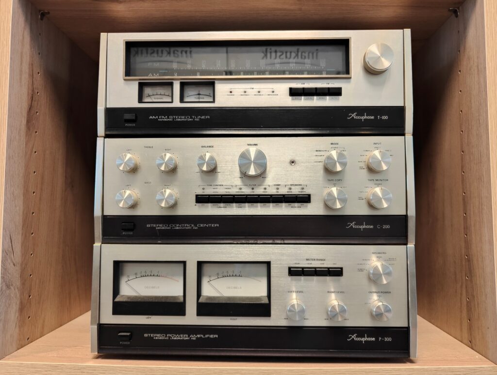 Accuphase Verstärker (Hi-Fi)
