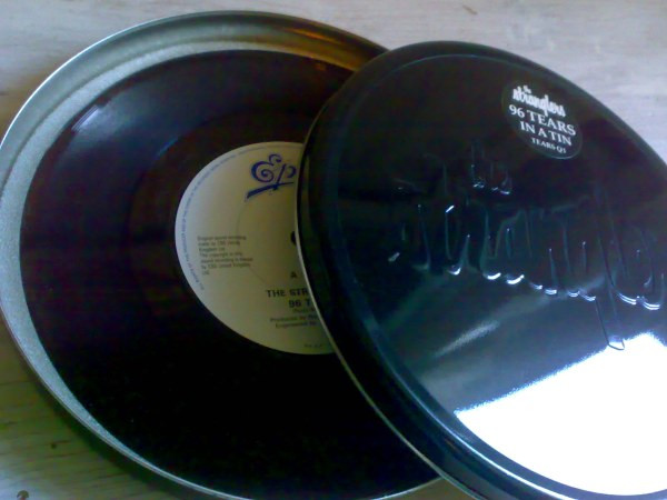 The Stranglers – 96 Tears In A Tin (7" Dose) – Bild 6